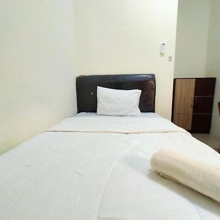 Homestay Danesti Syariah Near Bandara Sultan Hasanuddin Makassar Exterior photo