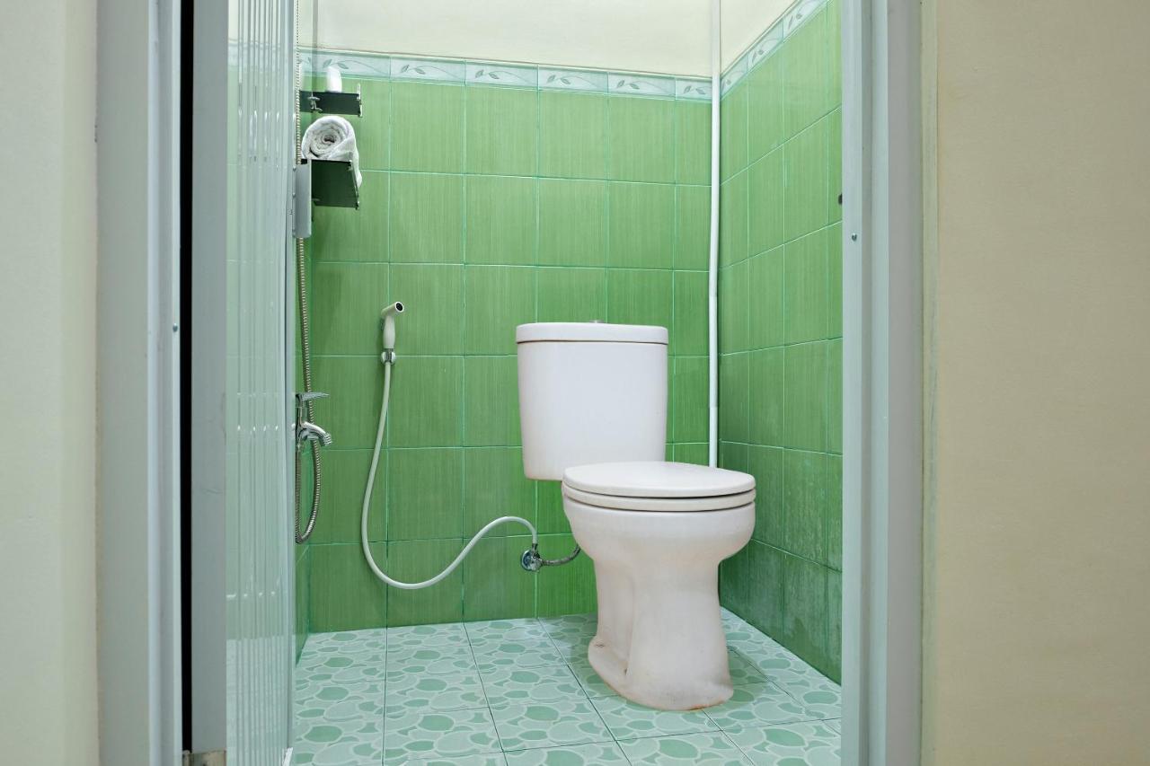 Homestay Danesti Syariah Near Bandara Sultan Hasanuddin Makassar Exterior photo